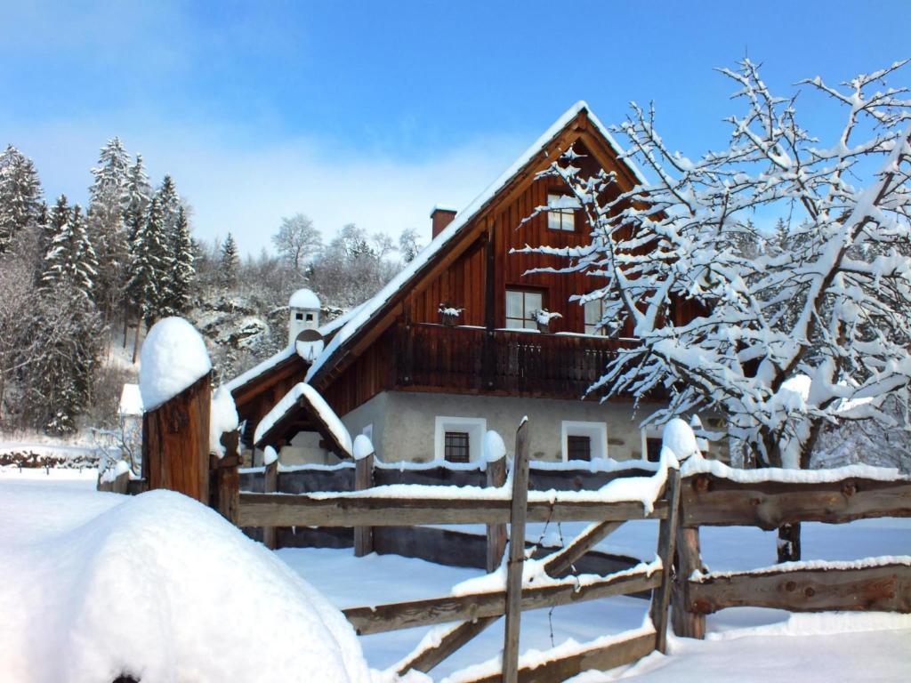 Ferienhaus "Zur Alten Schmiede" Mariahof Exterior photo